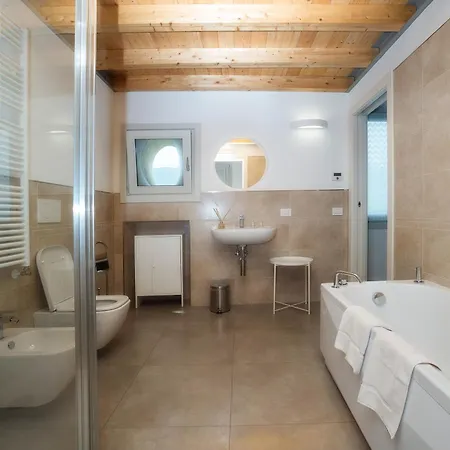 Residenza Il Gallo In Riva Al Lago Breathtaking View Of Lake Iseo Pisogne Exterior foto