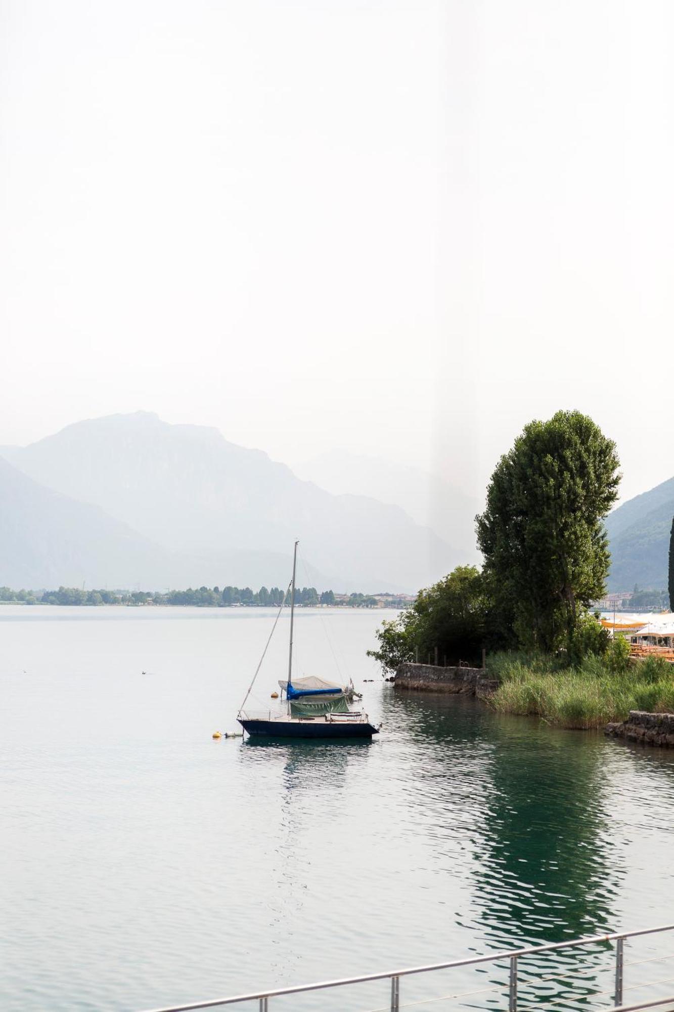 Residenza Il Gallo In Riva Al Breathtaking View Of Iseo