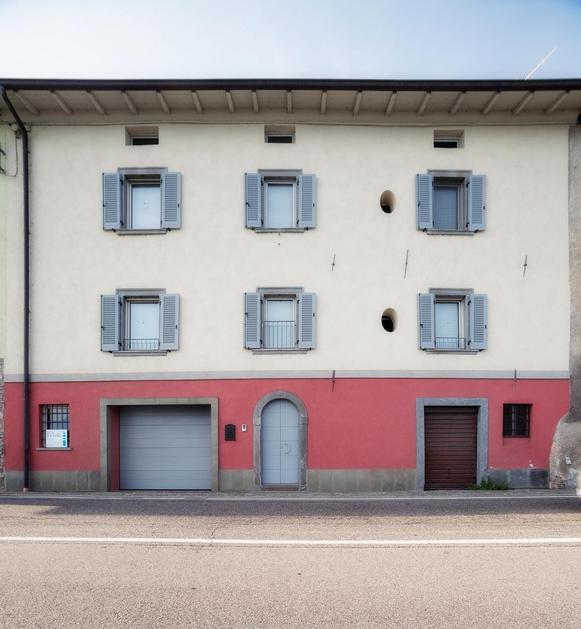 Holiday home Residenza Il Gallo In Riva Al Breathtaking View Of Iseo